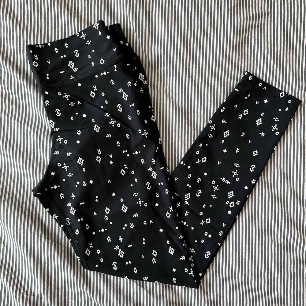 The Upside Midi Leggings - Black print - size S/6